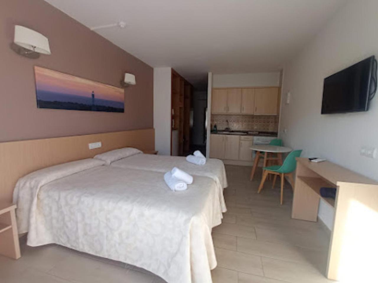 Apartamentos Orvay San Antonio Abad Exterior foto